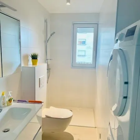 Brand New 1 Bedroom In Center W Terrace - 4a Appartement *